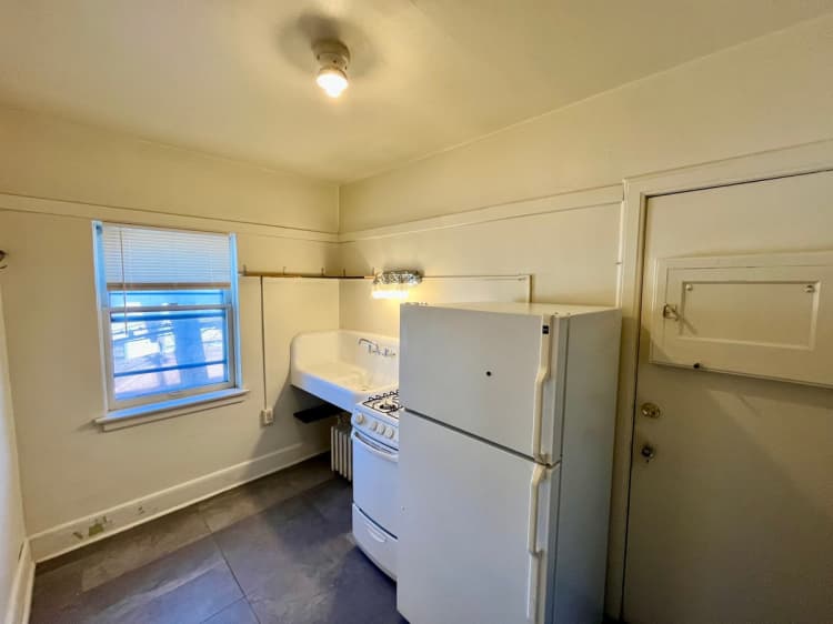 Milwaukee County apartments for rent - image - large (6).jpeg
