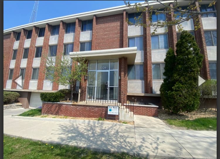 Milwaukee County apartments for rent - image - large (20).jpeg
