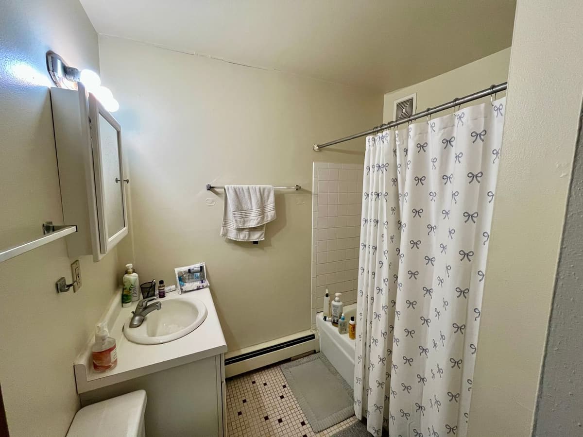 Milwaukee County apartments for rent - image - large (25).jpeg