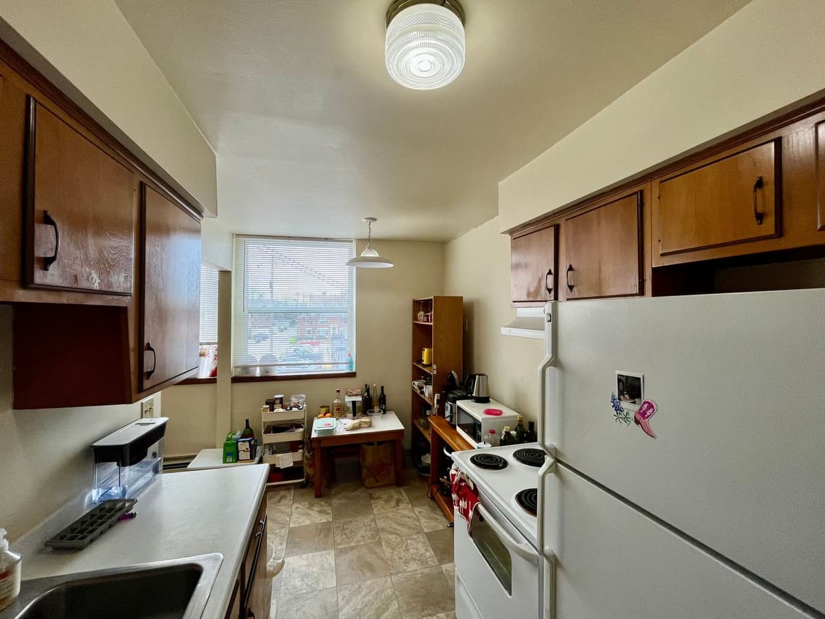 Milwaukee County apartments for rent - image - large (19).jpeg
