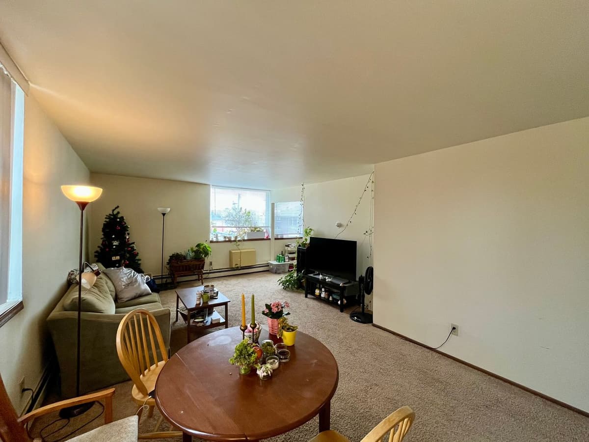Milwaukee County apartments for rent - image - large (17).jpeg