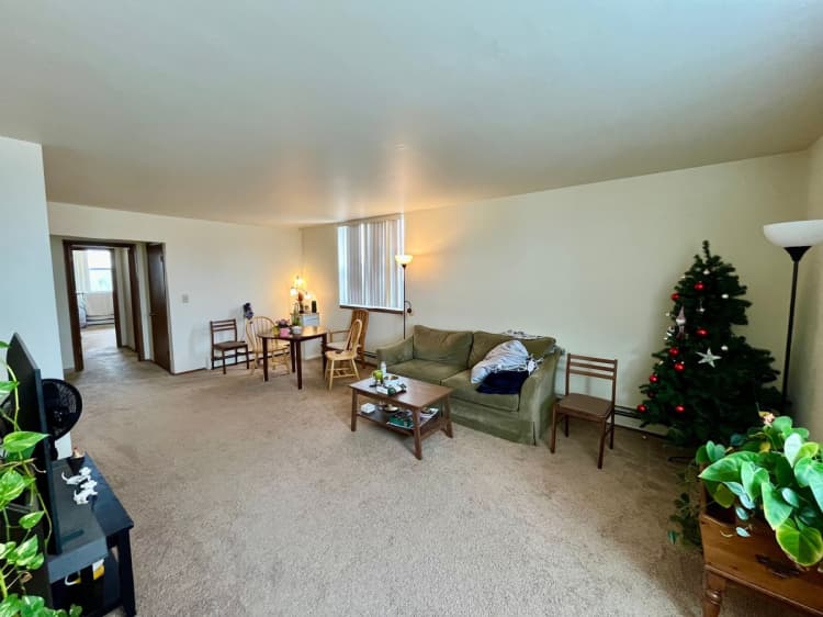 Milwaukee County apartments for rent - image - large (16).jpeg