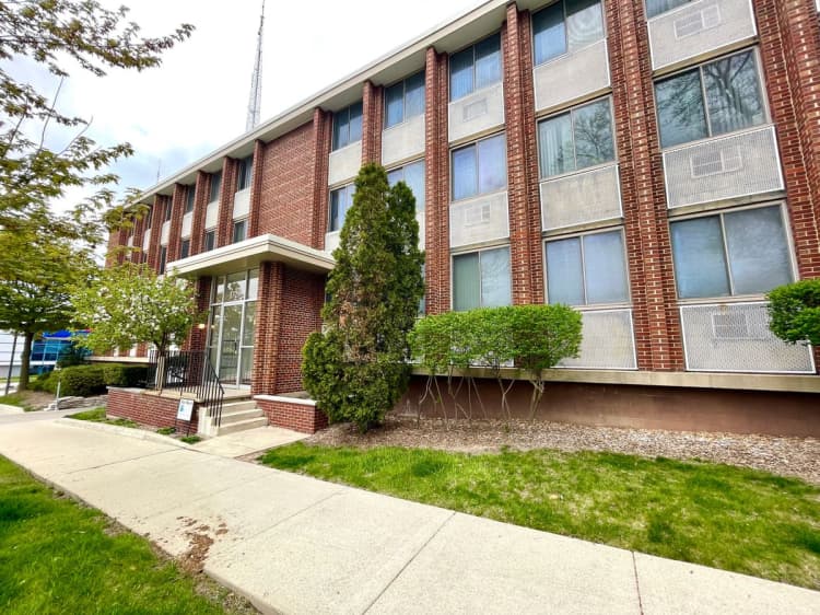 Milwaukee County apartments for rent - image - large (15).jpeg
