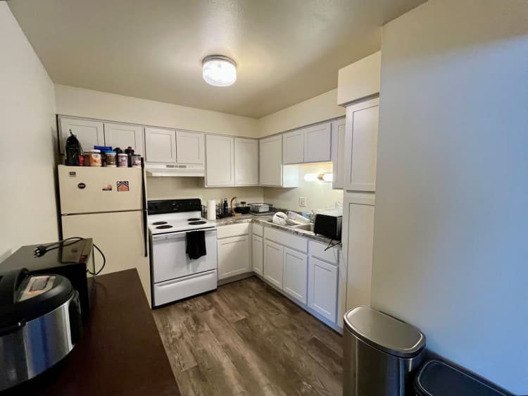 Milwaukee County apartments for rent - image - large (9).jpeg