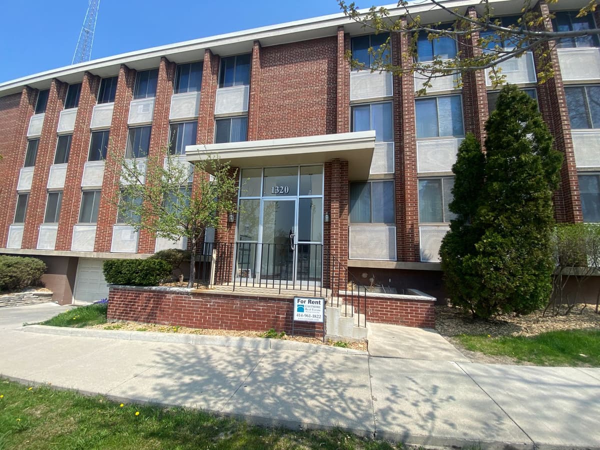 Milwaukee County apartments for rent - Property image - 1320 E Capitol Drive - 3