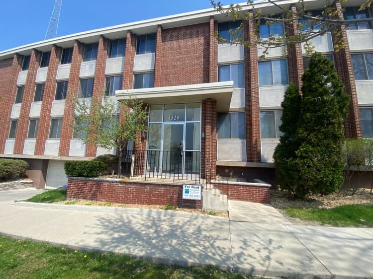 Milwaukee County apartments for rent - image - large.jpg