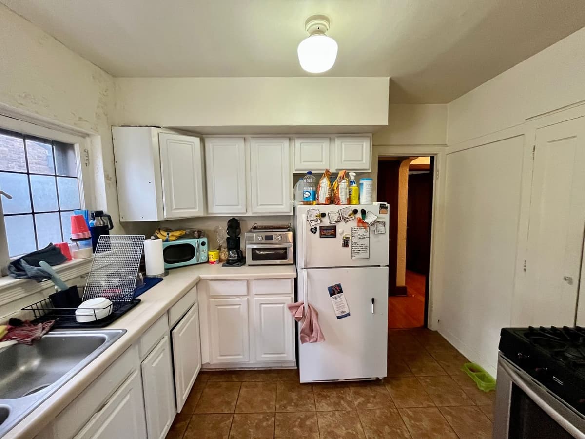 Milwaukee County apartments for rent - Property image - 1428 E Capitol Drive - 3