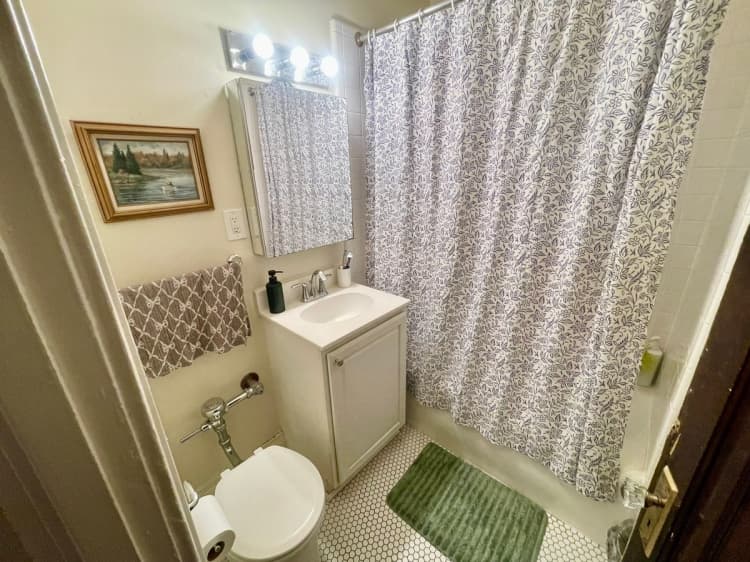 Milwaukee County apartments for rent - image - large (10).jpeg