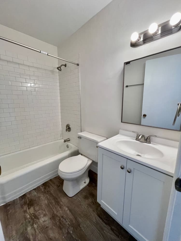 Milwaukee County apartments for rent - image - large (52).jpeg