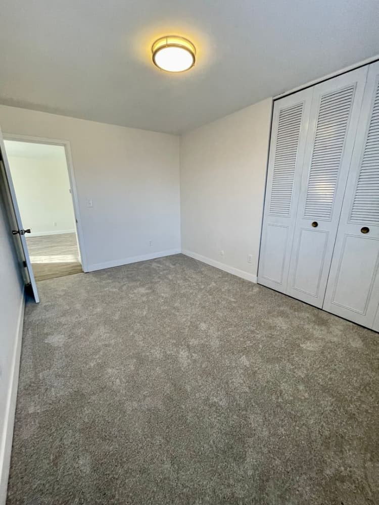 Milwaukee County apartments for rent - image - large (49).jpeg