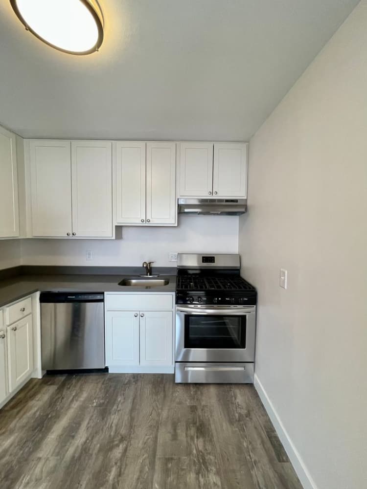 Milwaukee County apartments for rent - image - large (46).jpeg