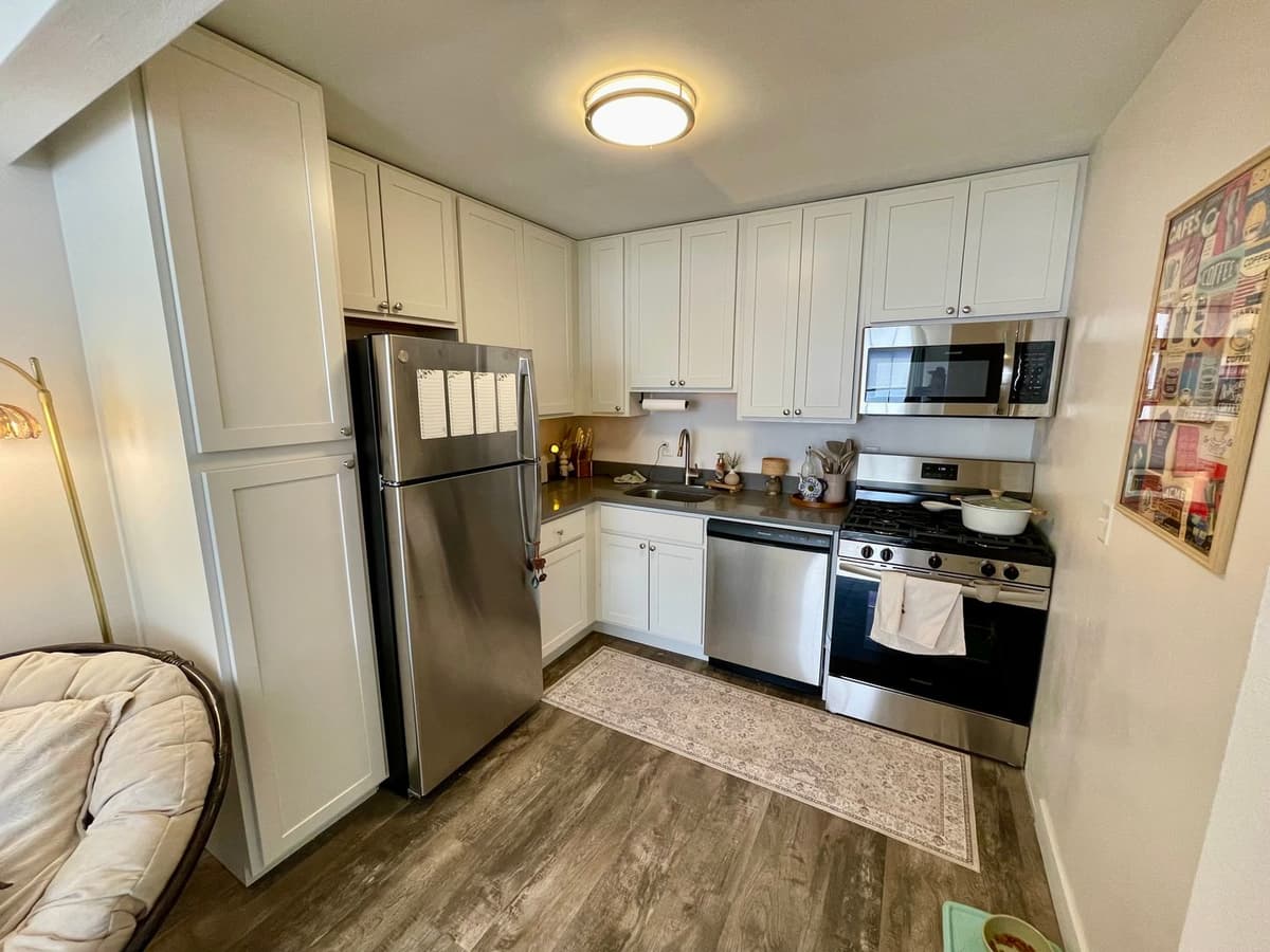 Milwaukee County apartments for rent - image - large (9).jpeg