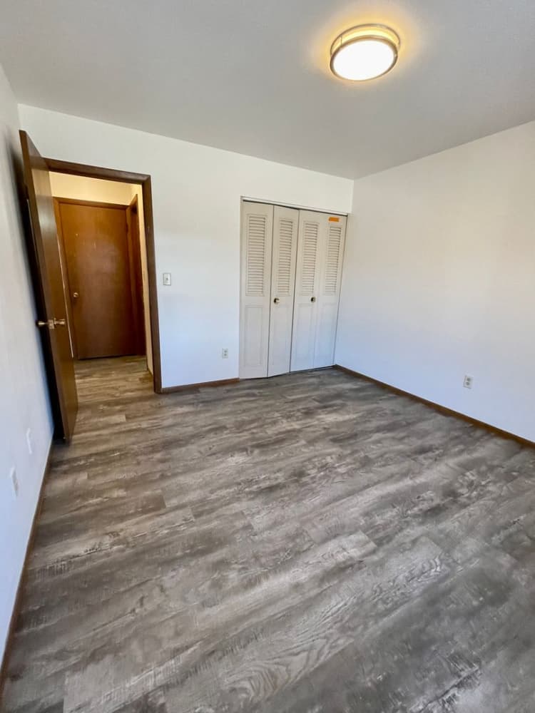 Milwaukee County apartments for rent - image - large (11).jpeg