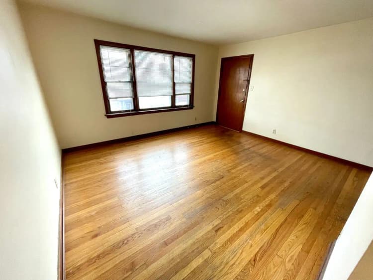 Milwaukee County apartments for rent - image - large (3).jpeg