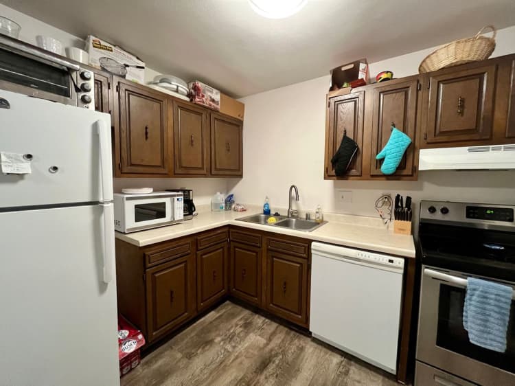 Milwaukee County apartments for rent - image - large (50).jpeg