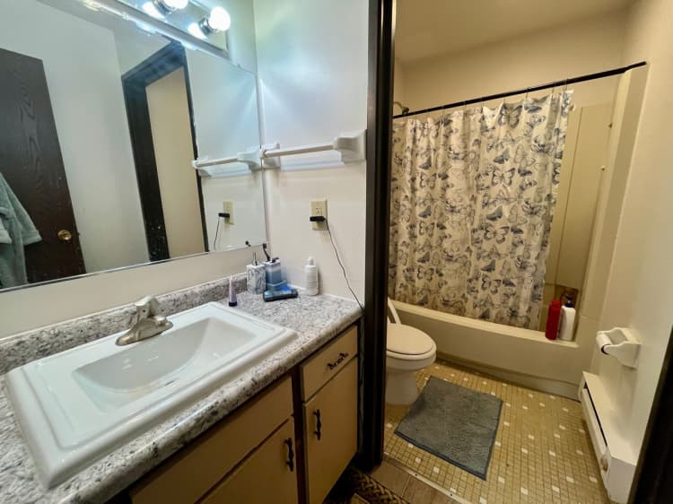 Milwaukee County apartments for rent - image - large (26).jpeg