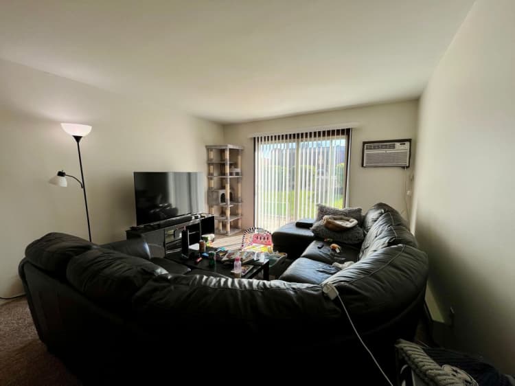 Milwaukee County apartments for rent - image - large (12).jpeg