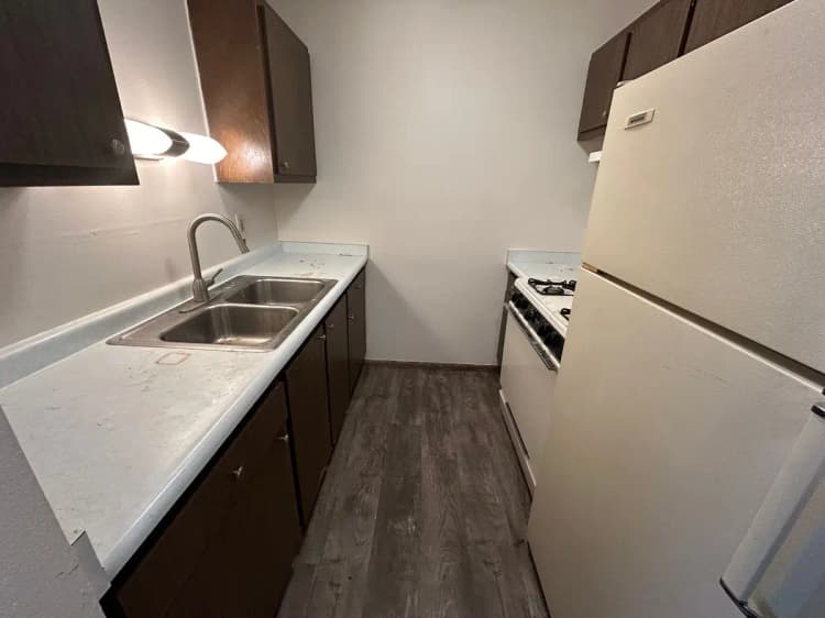 Milwaukee County apartments for rent - image - large (22).jpeg