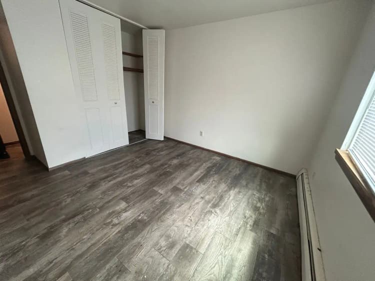 Milwaukee County apartments for rent - image - large (26).jpeg