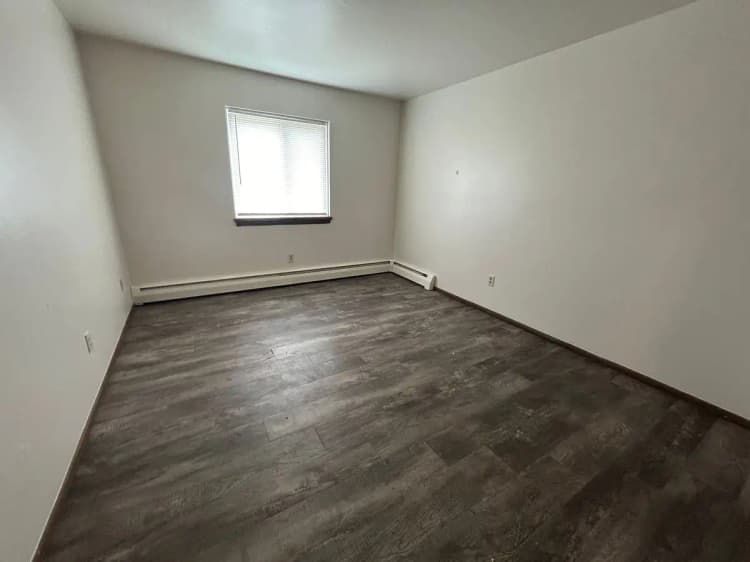 Milwaukee County apartments for rent - image - large (28).jpeg