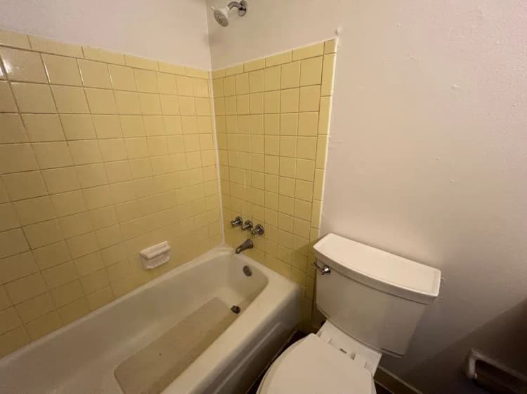 Milwaukee County apartments for rent - image - large (32).jpeg