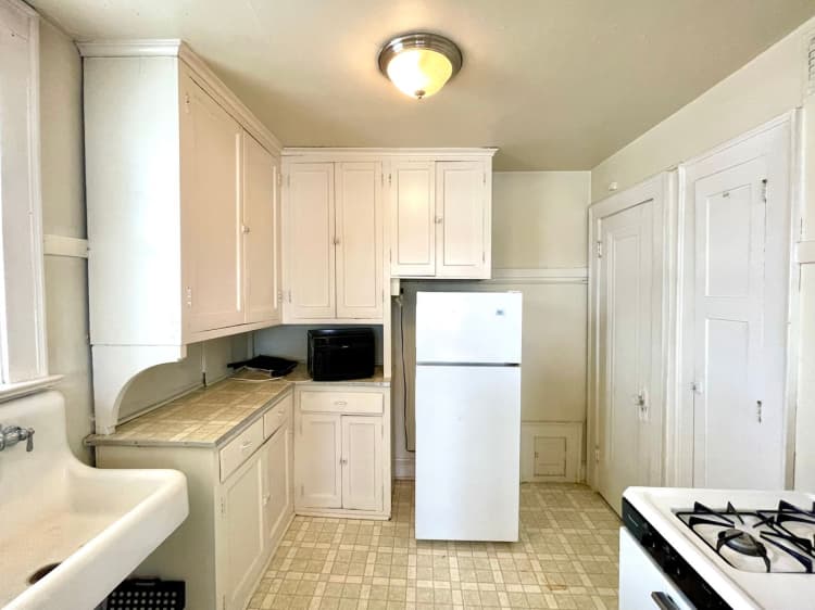 Milwaukee County apartments for rent - image - large (6).jpeg
