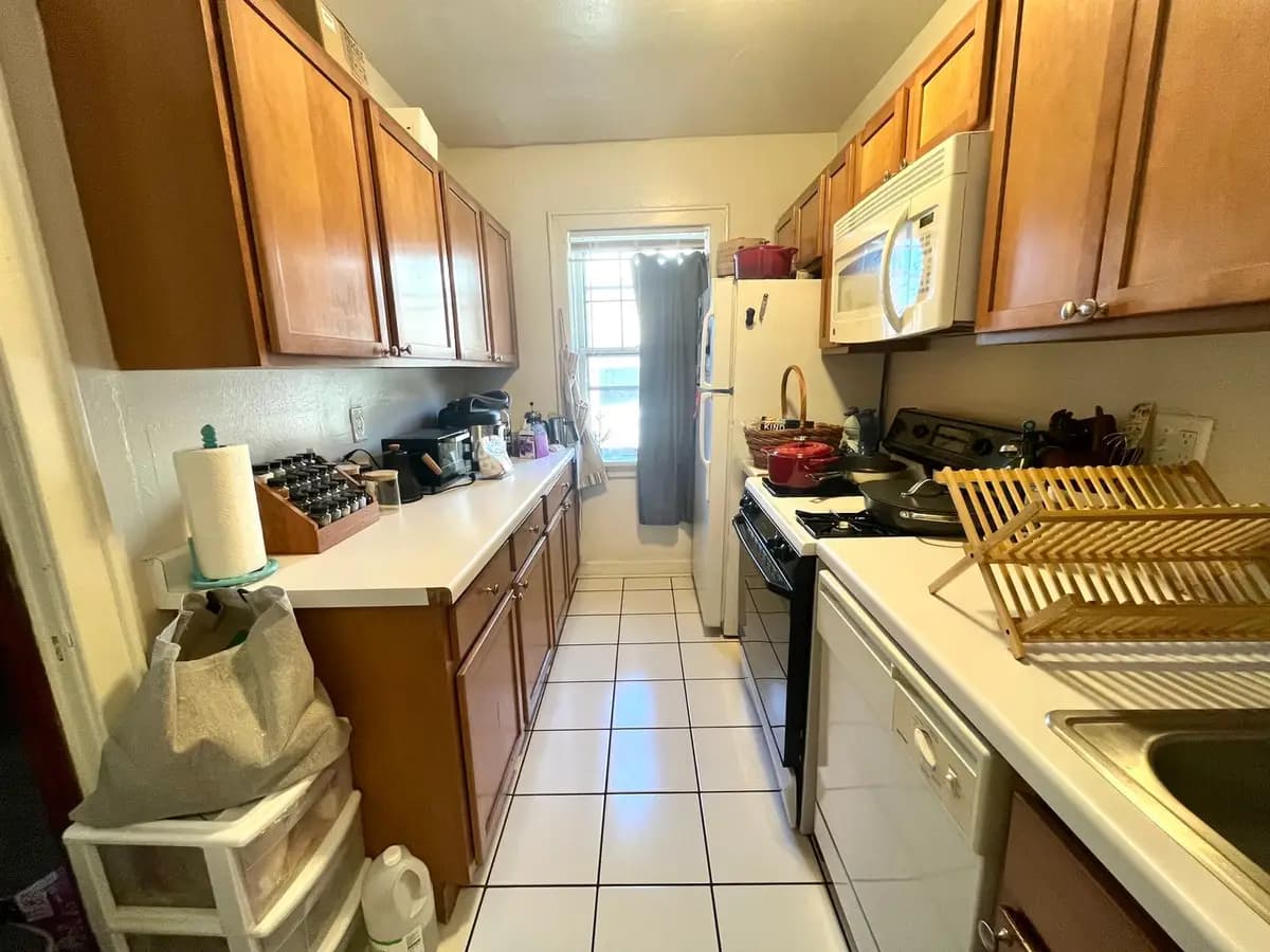 Milwaukee County apartments for rent - image - large (15).jpeg