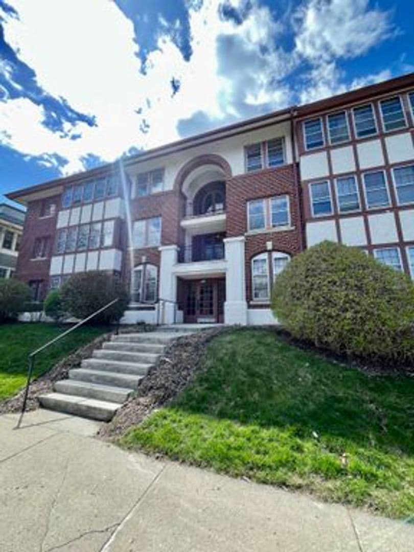 Milwaukee County apartments for rent - Property image - 2615 N Cramer St - 1