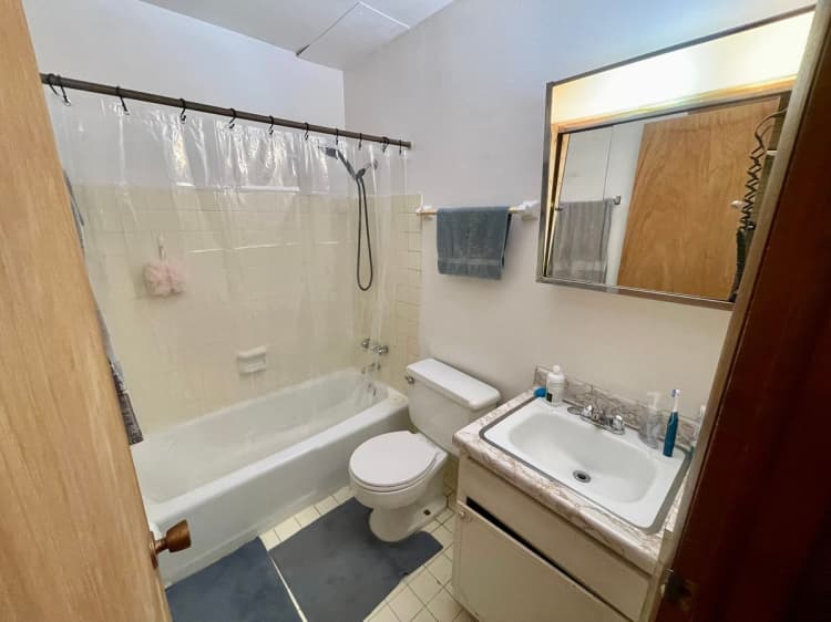 Milwaukee County apartments for rent - image - large (8).jpeg