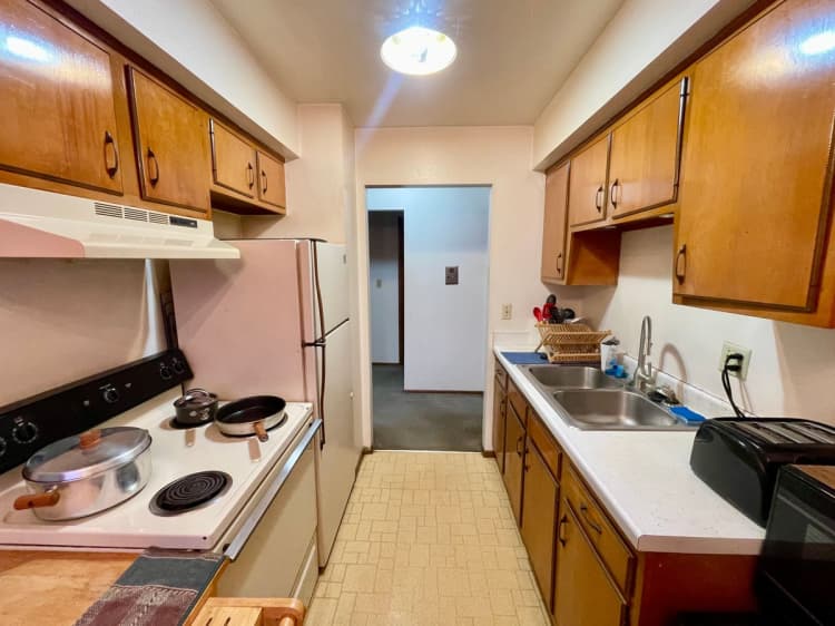 Milwaukee County apartments for rent - image - large (3).jpeg