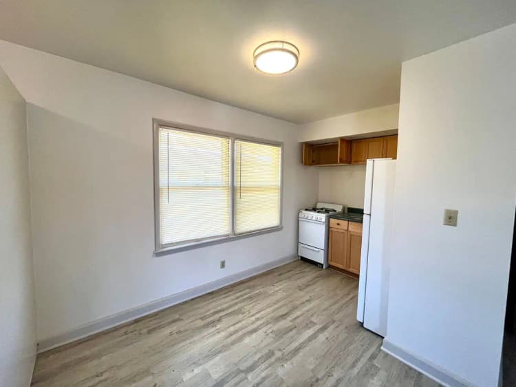 Milwaukee County apartments for rent - image - large (3).jpeg