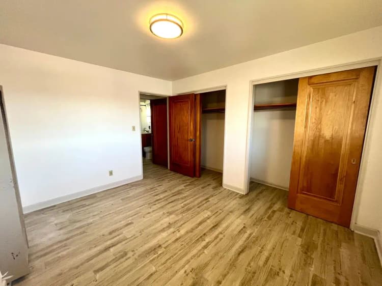 Milwaukee County apartments for rent - image - large (6).jpeg