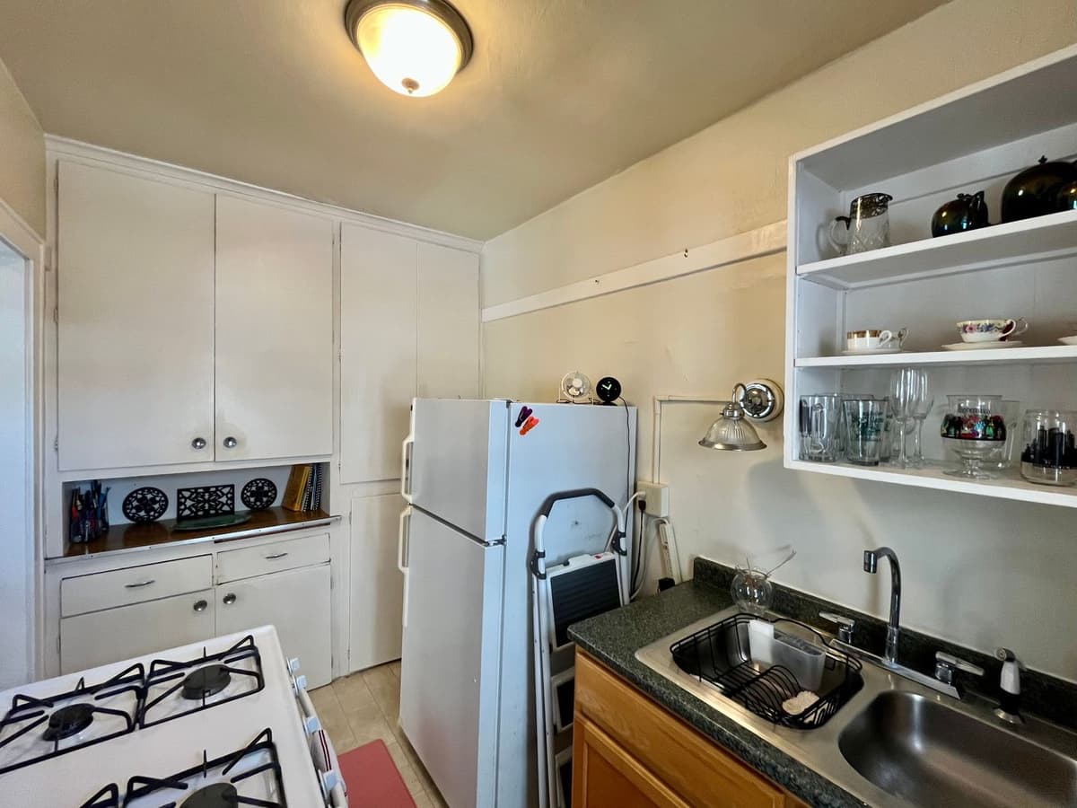 Milwaukee County apartments for rent - Property image - 1714 E Beverly Rd - 2