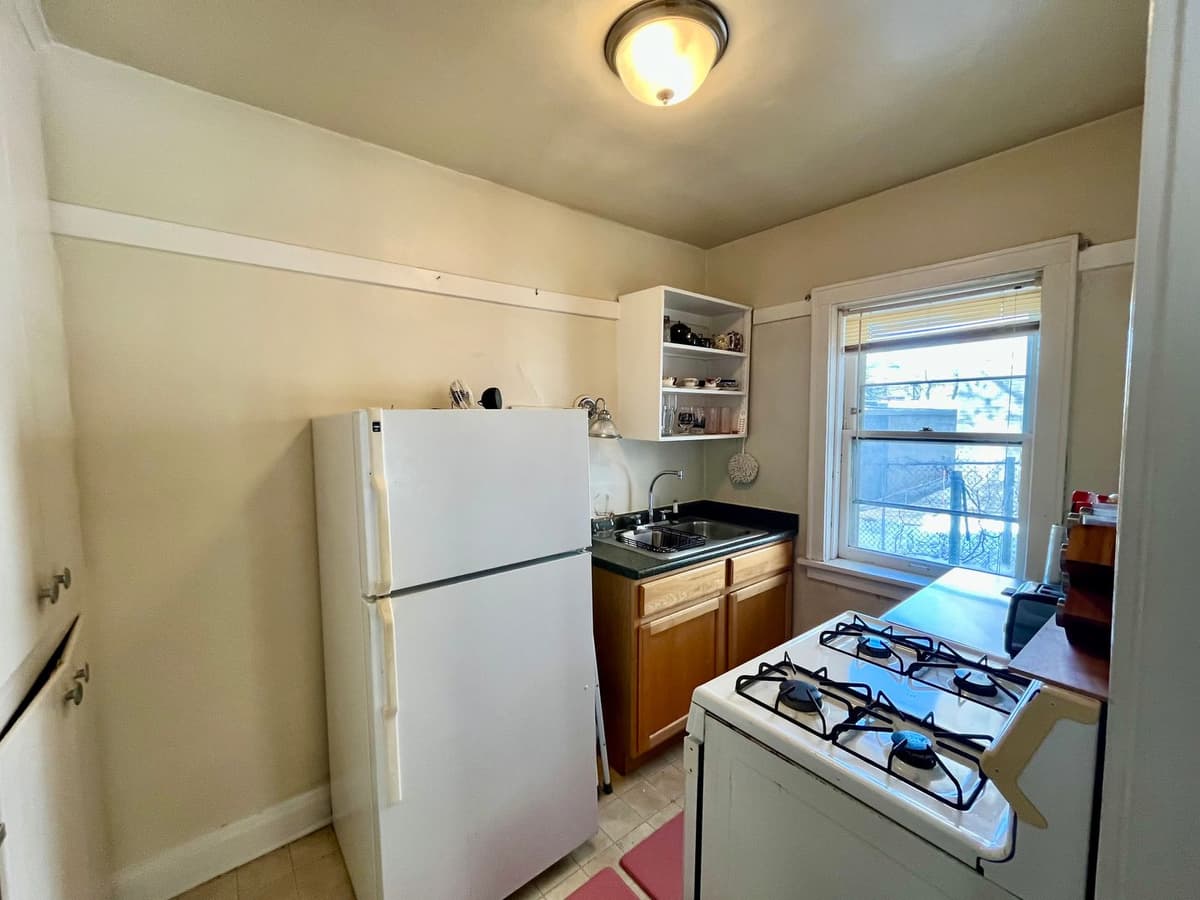 Milwaukee County apartments for rent - Property image - 1714 E Beverly Rd - 3