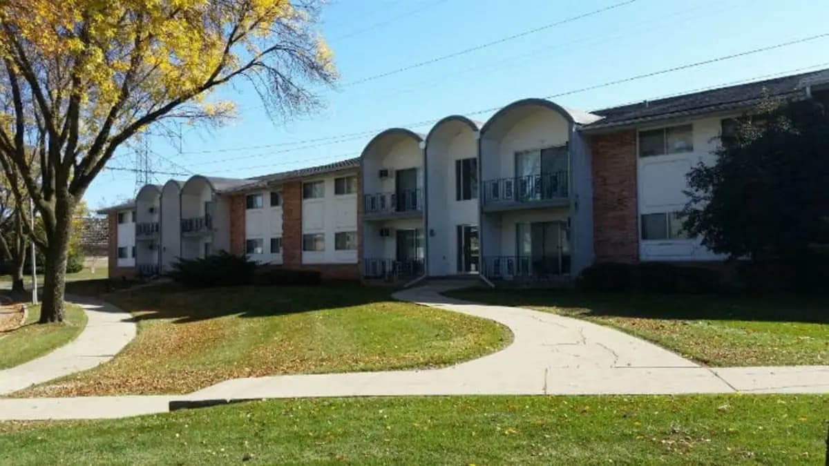 Milwaukee County apartments for rent - Property image - Deer Trail Apartments - 1