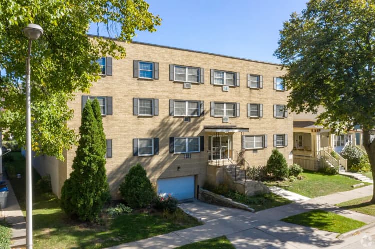 Milwaukee County apartments for rent - image - east-park-apartments-milwaukee-wi-building-photo (6).jpg
