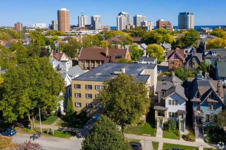 Milwaukee County apartments for rent - image - east-park-apartments-milwaukee-wi-building-photo (7).jpg