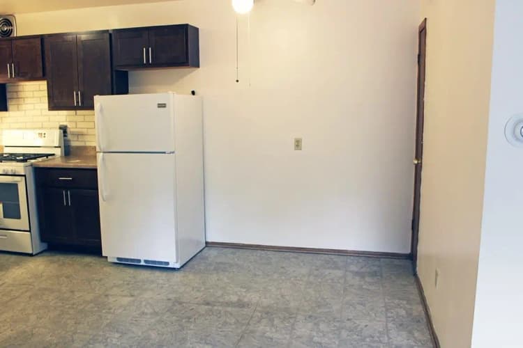 Milwaukee County apartments for rent - image - east-park-apartments-milwaukee-wi-building-photo.jpg
