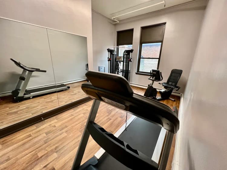 Milwaukee County apartments for rent - image - Burnham Fitness Room 1.jpg