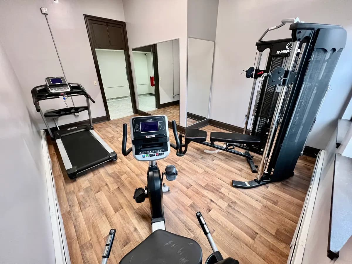 Milwaukee County apartments for rent - image - Burnham Fitness Room 2.jpg