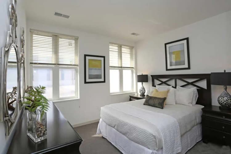 undefined apartments for rent - image - 1633_on_the_park_bedroom.jpeg.webp