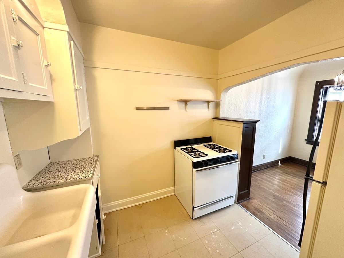 Milwaukee County apartments for rent - Property image - 4468 N Oakland Ave - 3