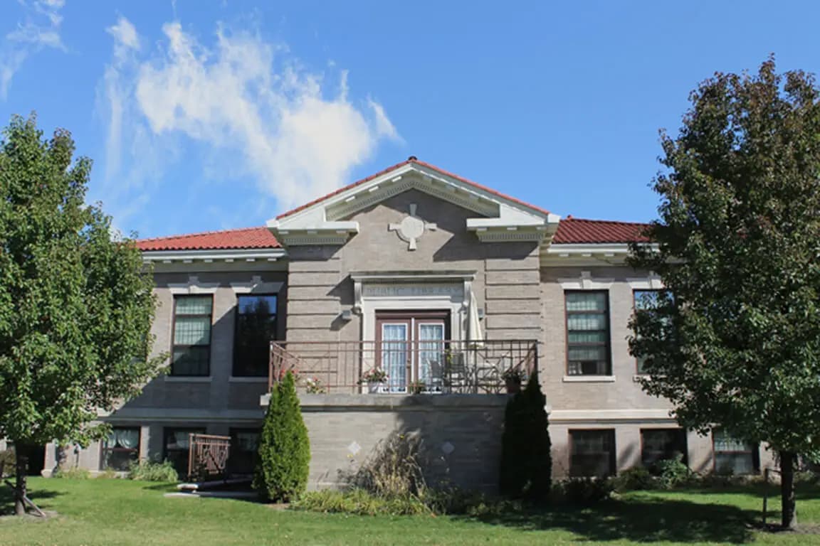 Milwaukee County apartments for rent - Property image - Carnegie Place - 2