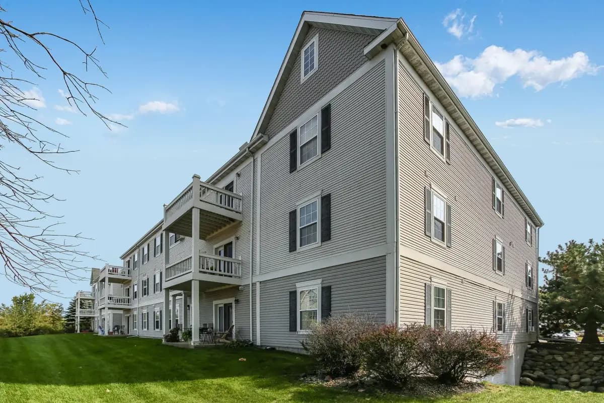 Milwaukee County apartments for rent - image - CW-+Exterior-1920w.webp