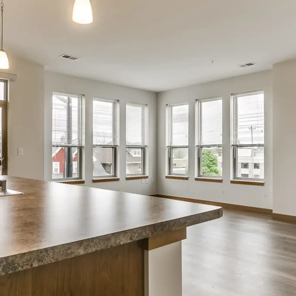 Milwaukee County apartments for rent - image - layton-square_32_mj9355.webp