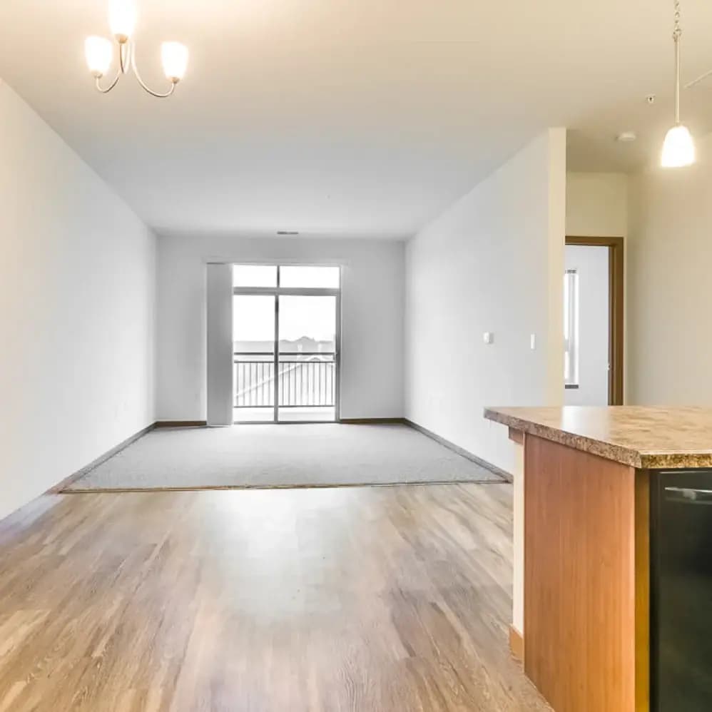 Milwaukee County apartments for rent - image - layton-square_60_pkzwtx.webp