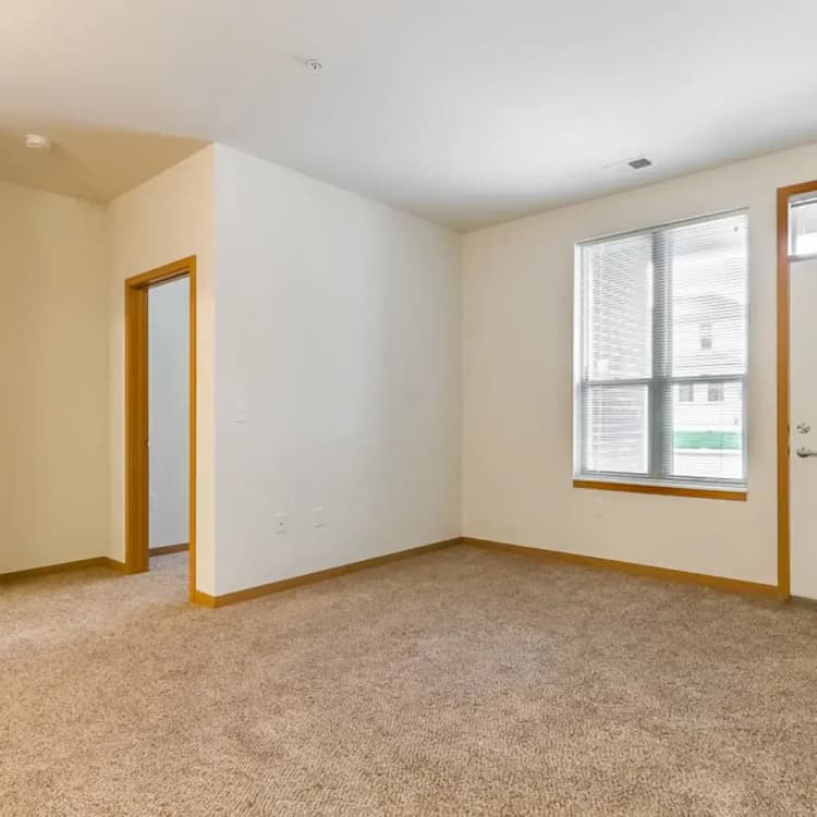Milwaukee County apartments for rent - image - layton-square_8_dvaz5r.webp