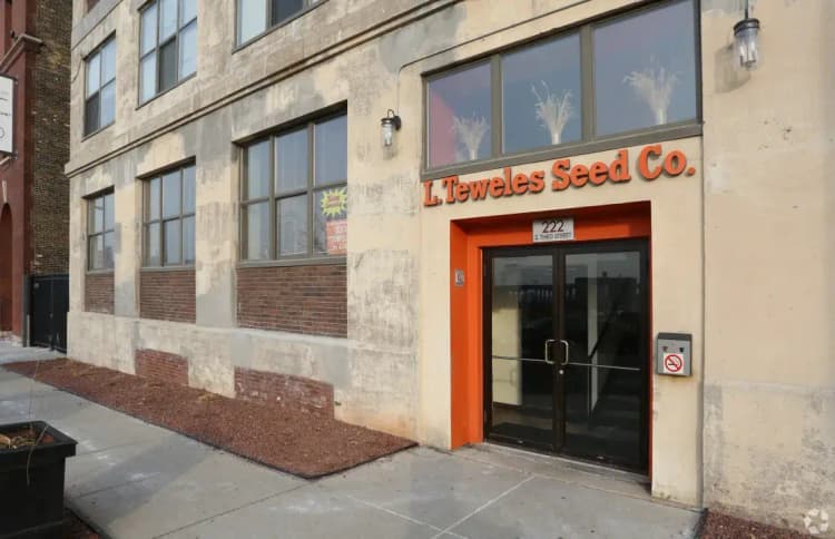 Milwaukee County apartments for rent - image - front of the building.webp