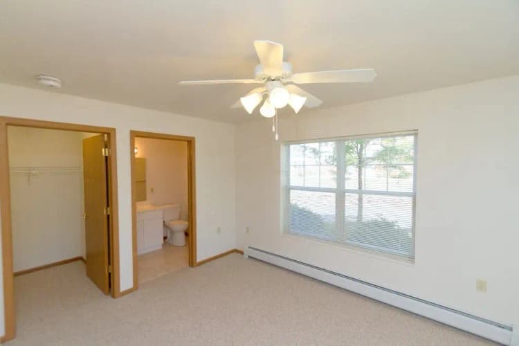 Milwaukee County apartments for rent - image - IMG_3484.jpg