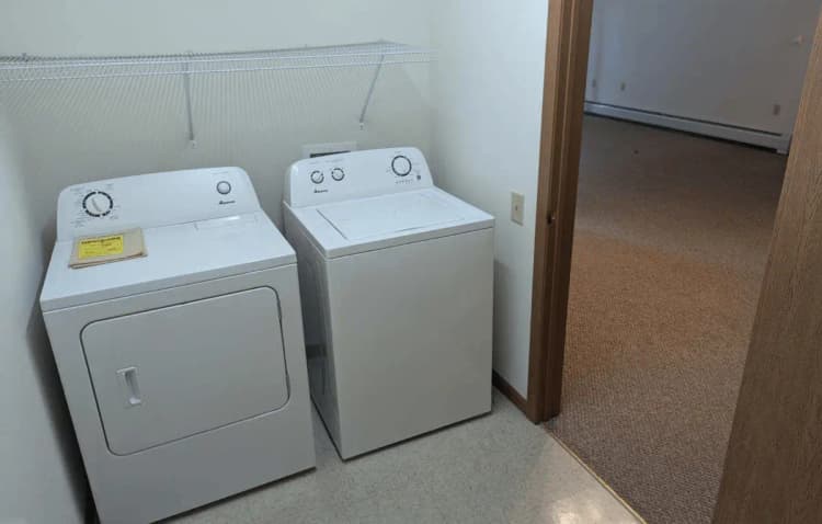 Milwaukee County apartments for rent - image - PrairieHill_SeniorApartments_36.png